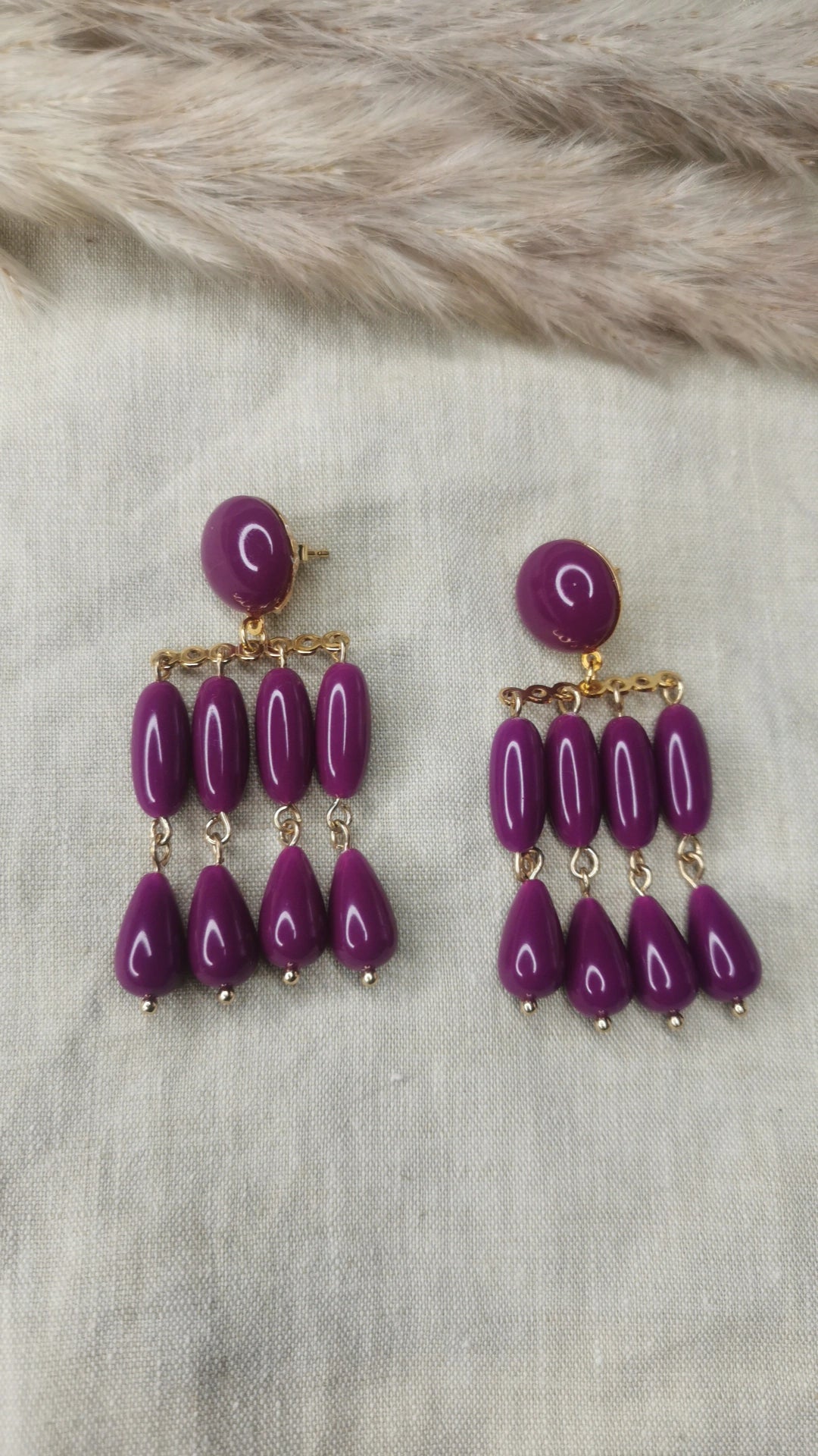 Boucles d'oreilles en resine aubergine "Eva"